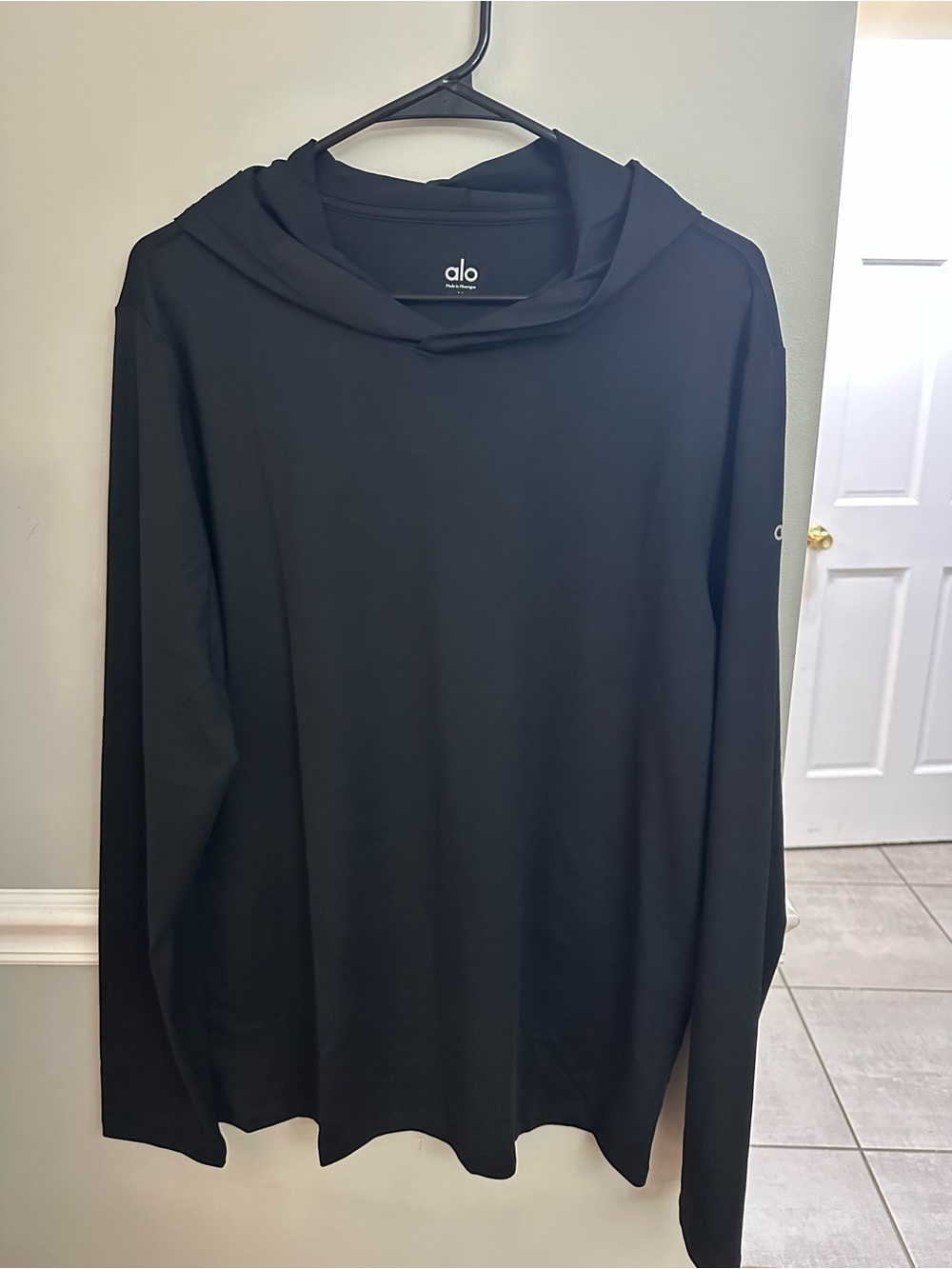 Alo Yoga Black Conquer Reform Hoodie Long Sleeve